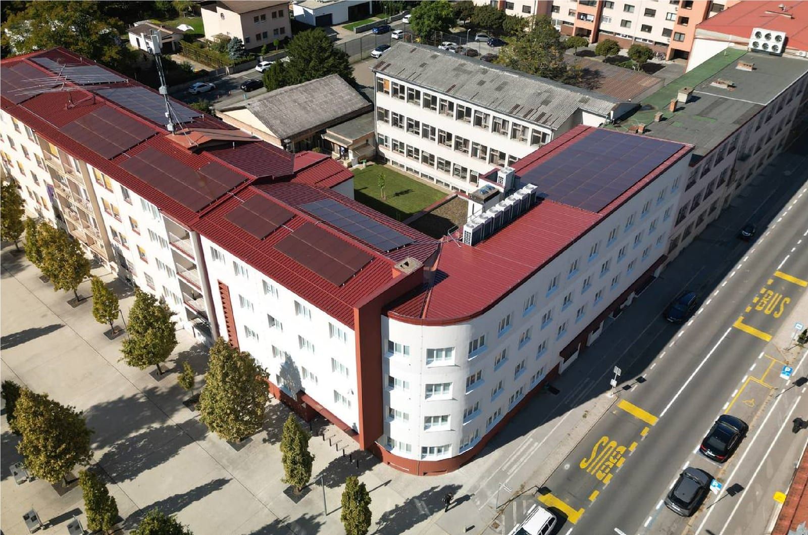 Osvežena zunanjost Delavskega doma