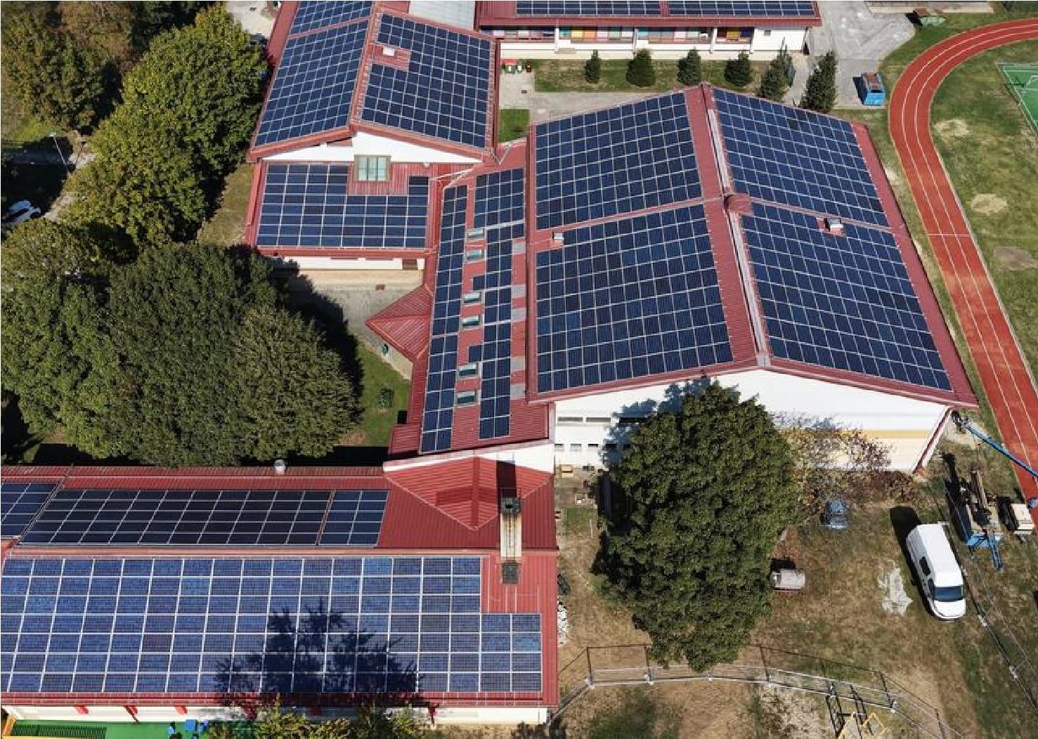 Sončne elektrarne na strehah javnih objektov